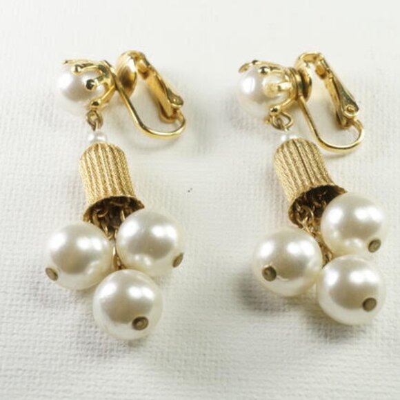 Vintage Faux Pearl / Gold Dangle Clip-on Earrings - Picture 1 of 3